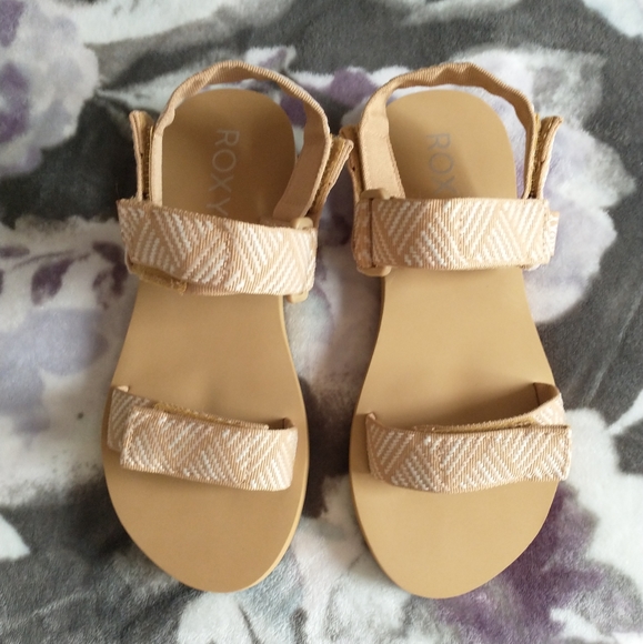 Roxy Shoes - NWOT Roxy sandals